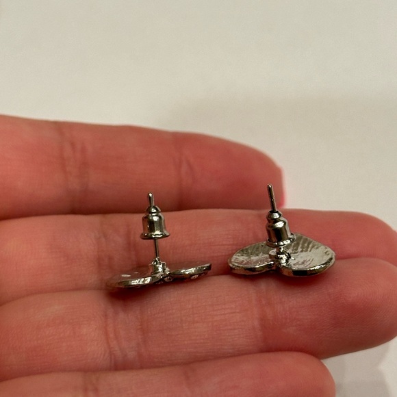 💕3 for $8💕 American Flag Heart Stud Earrings - Picture 4 of 4